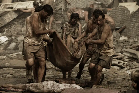 唐山大地震,电视剧中的城市之痛与人性光辉