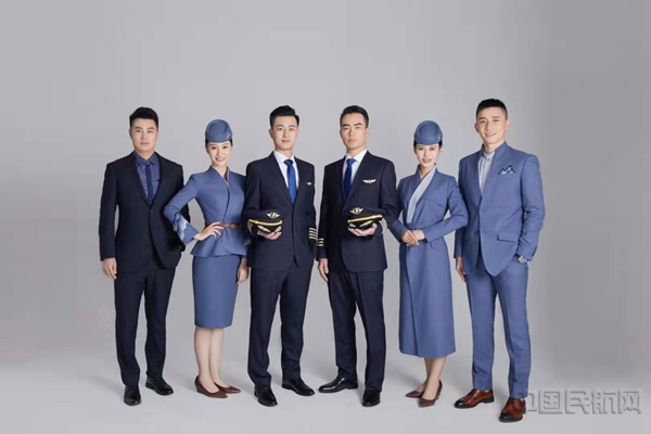 军官制服新品速递,时代的进步还是传统的坚守?