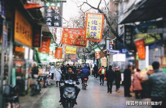 暴雪最新条款,小巷中的神秘美食探险