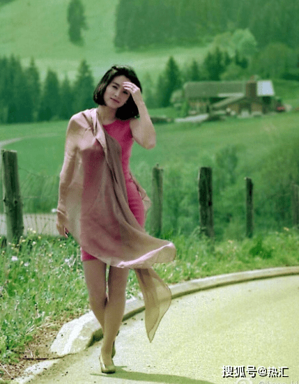 程琳最新素颜照曝光,自然美景中的宁静之旅