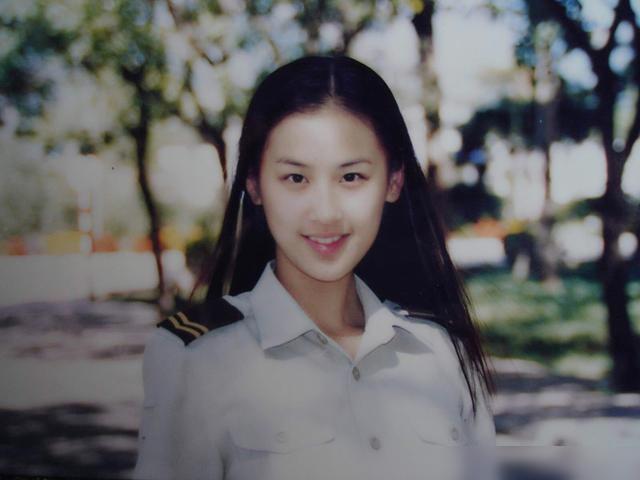 程琳最新素颜照曝光,自然美景中的宁静之旅