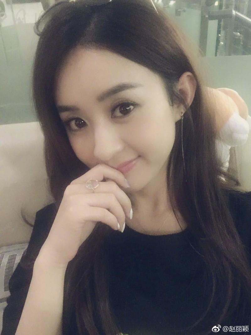 赵丽颖短发新造型亮相,一场寻找内心平静的旅行
