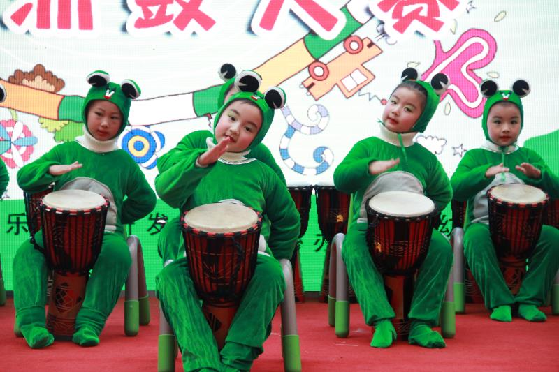 幼儿园唱歌比赛,小巷深处的音符盛宴