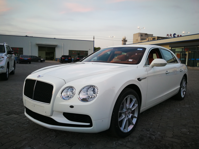 宾利飞驰价格,小巷中的隐秘宝藏