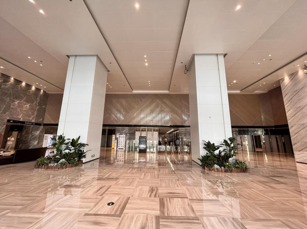 全新智能电梯系统,重塑安全,体验未来科技魅力