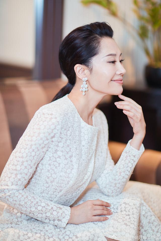 演员许晴,从银幕到心灵,变化中的自信与成就