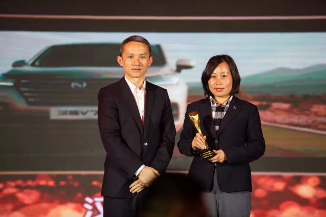 张康阳采访最新,科技新品惊艳登场,体验未来生活的前卫之旅