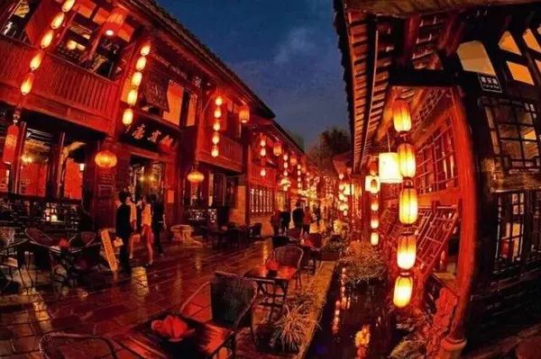 联想香港上市,探索小巷中的独特风味——联想香巷美食记