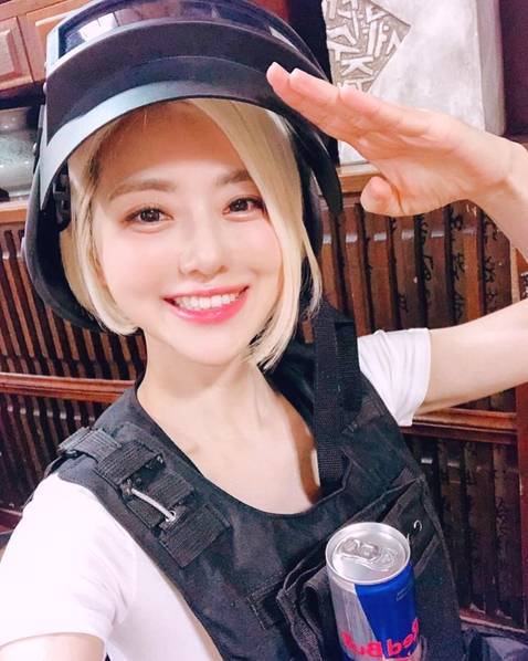 演员圈妹dj的彩色日常