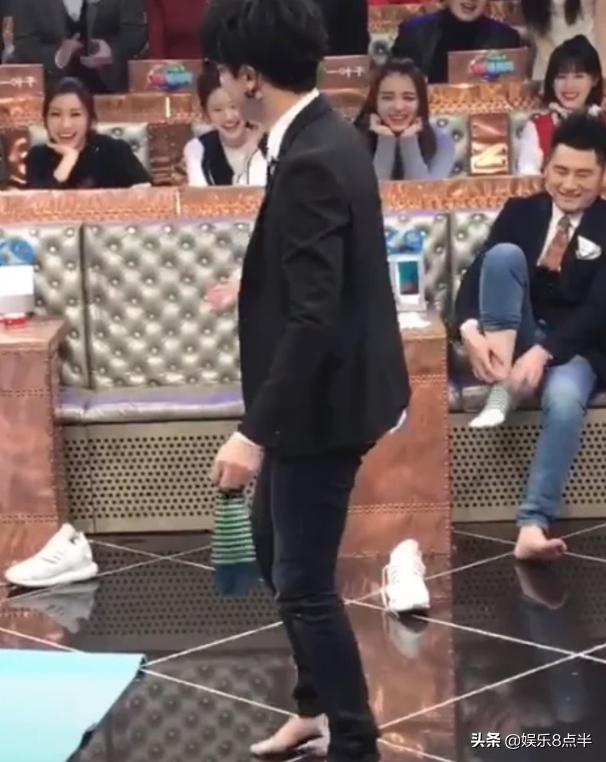 明星谎报身高背后的趣事与情感纽带