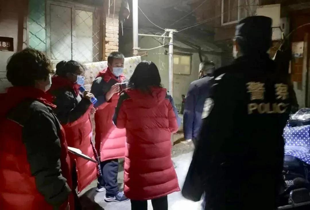 疫情最新数据下的神秘小巷奇遇,一家特色小店的独特魅力