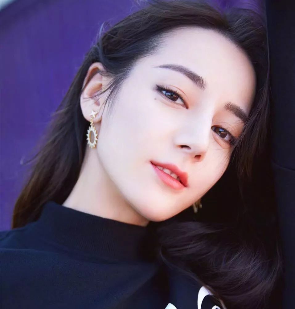 迪丽热巴最新造型,时尚魅力的多维解读