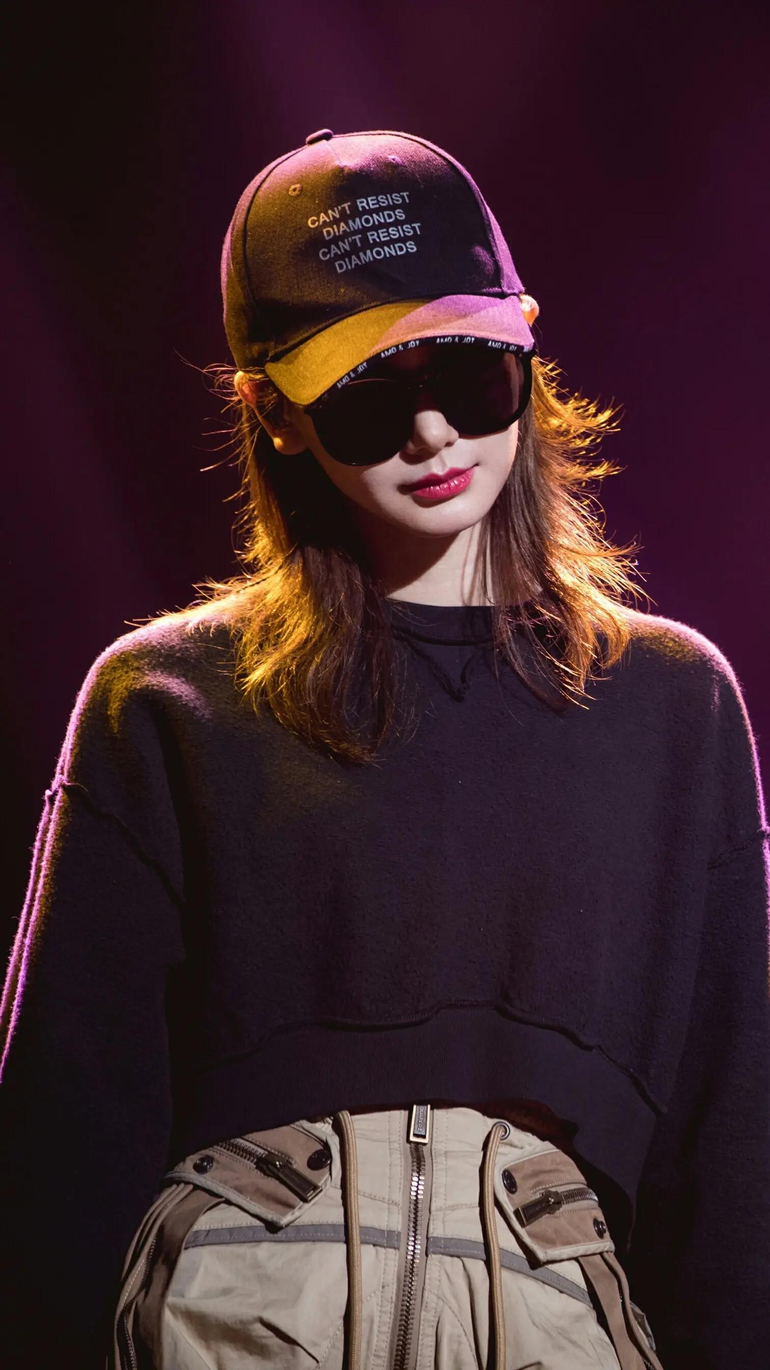 📸戚薇近期写真,惊艳时刻定格瞬间!🌟