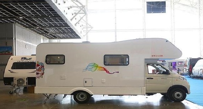 房车价格10万一20万,选择适合你的房车
