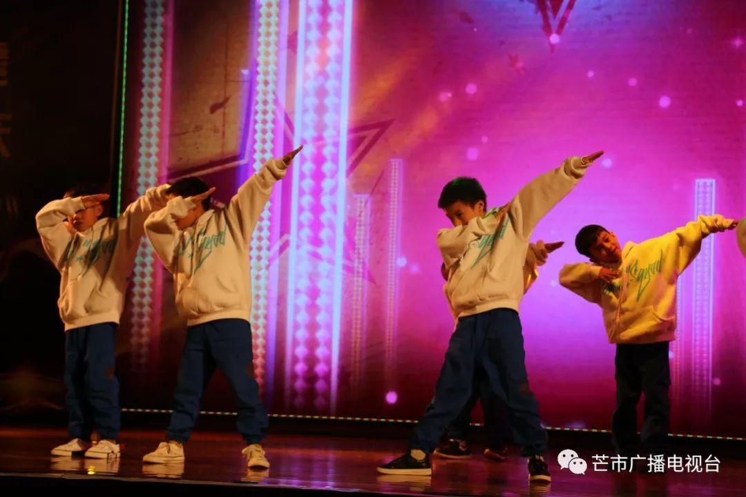 最新动态,蜕变的力量,学习赋予我们自信与成就