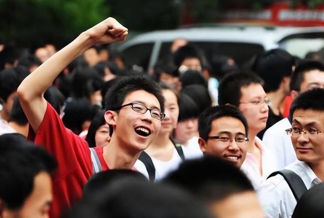 高考最新采访,聚焦考场内外的故事