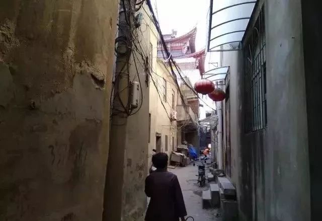 胜利最新门户,小巷中的隐秘美味