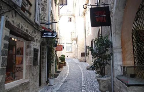 胜利最新门户,小巷中的隐秘美味