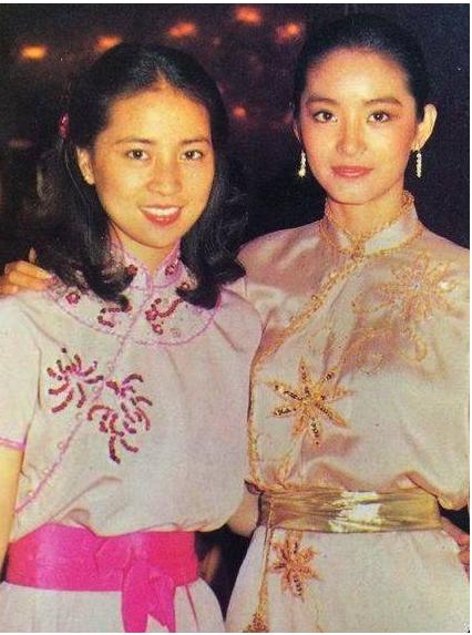 绝色风华最新,小巷中的隐秘瑰宝