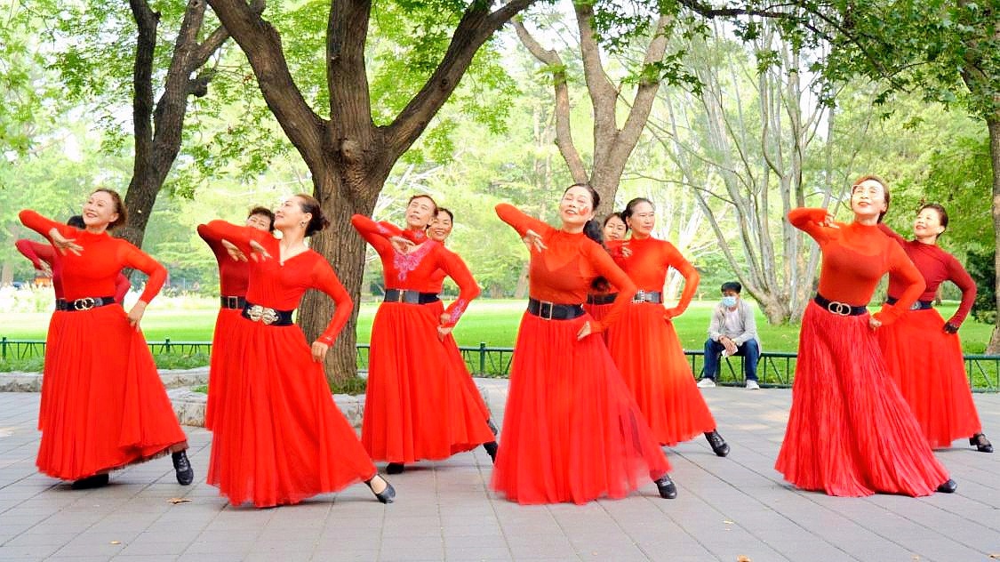 最新广舞蹈,舞动人生,自信与成就感的旋律