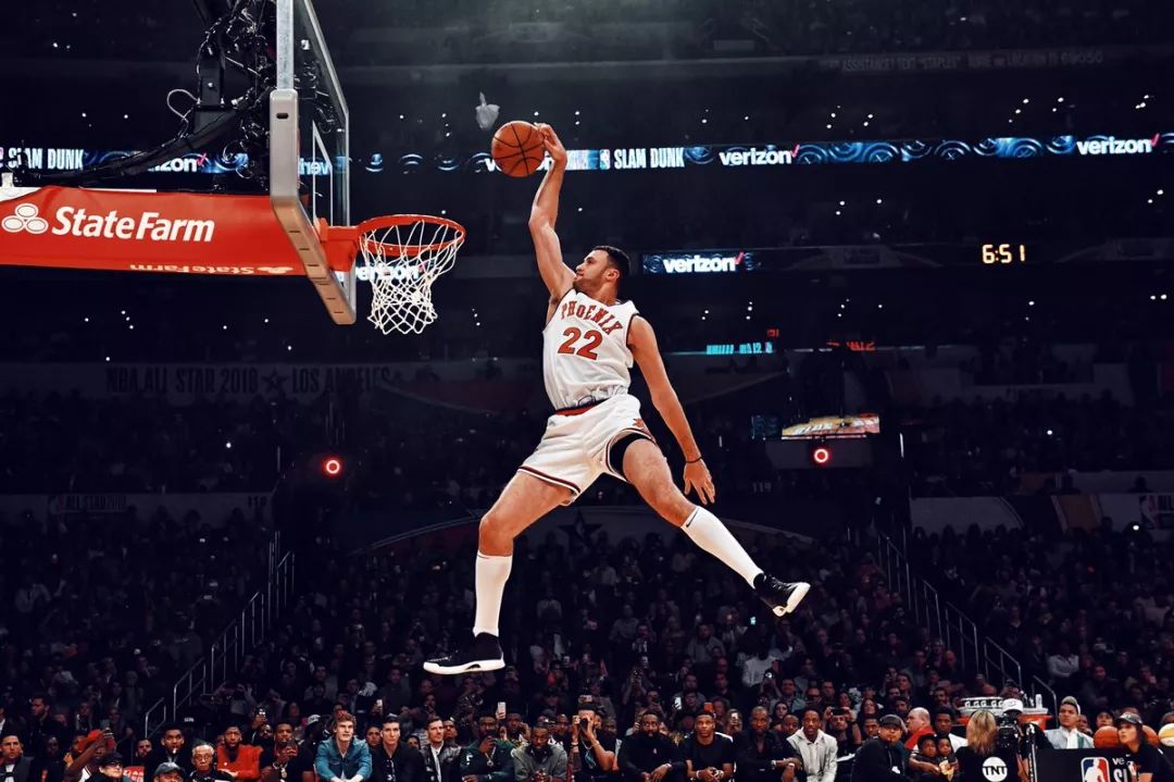 戈登最新扣篮,跃向成功的力量与自信的飞跃