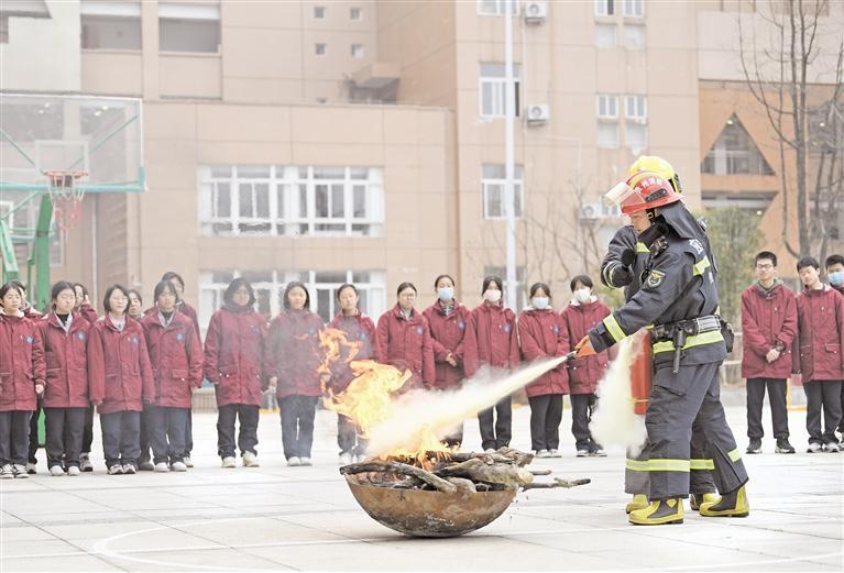 最新火灾消防演练视频，变化带来自信与成就感，一起拥抱正能量与生活的和谐旋律